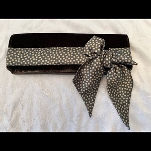 Shiraleah Velvet Clutch ~  new